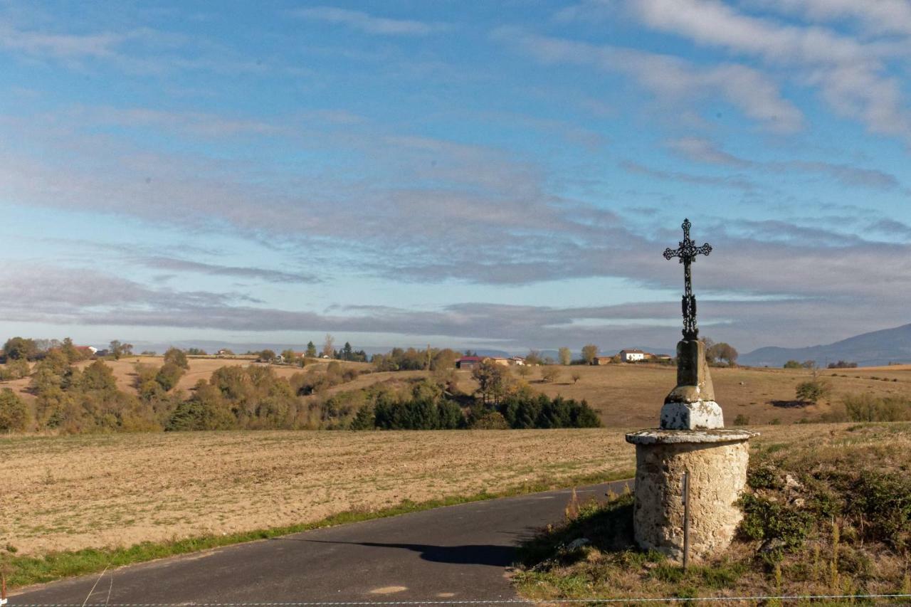 Gite De Sauviat 25 Chemin Du Grand Pacher Le Bourg De Sauviat 63120 Kültér fotó