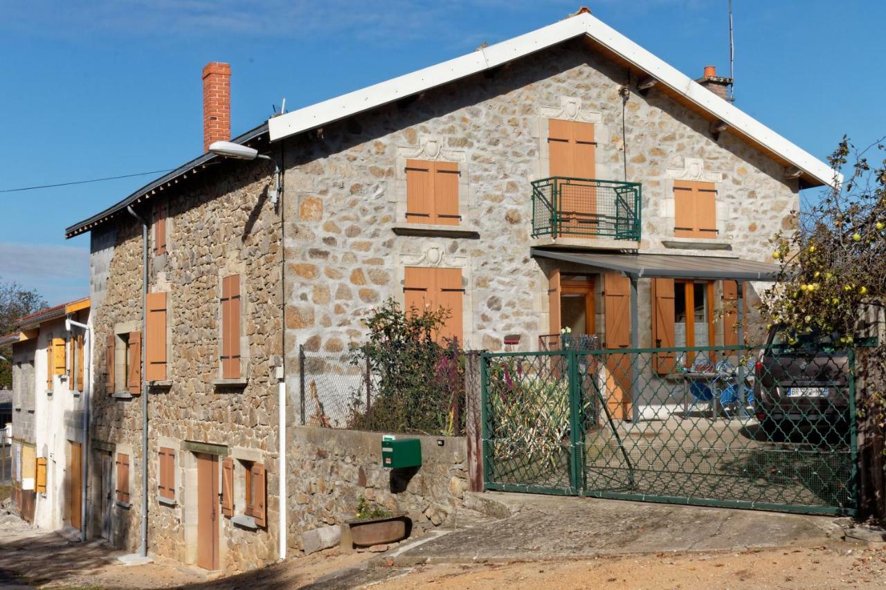 Gite De Sauviat 25 Chemin Du Grand Pacher Le Bourg De Sauviat 63120 Kültér fotó