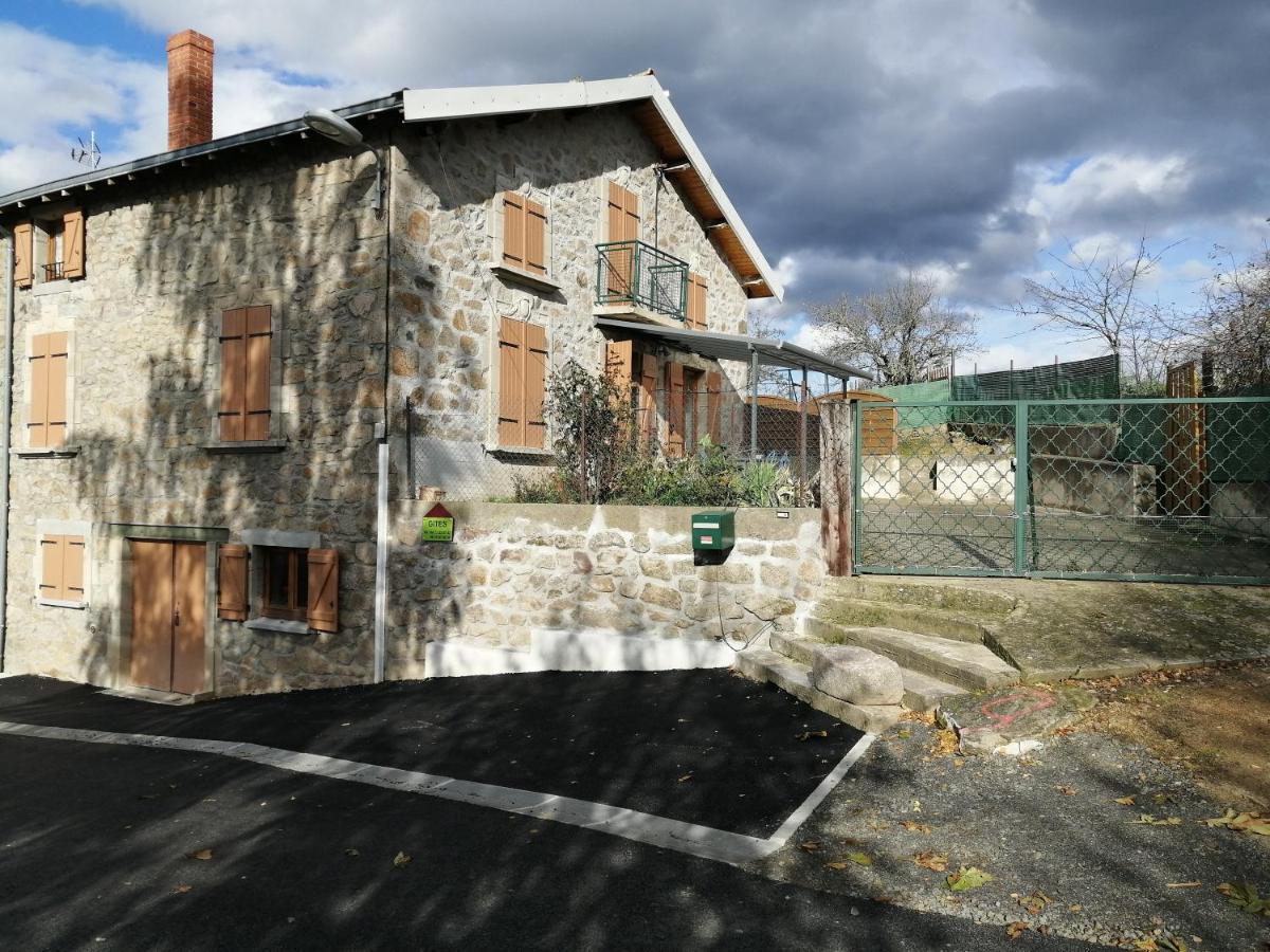 Gite De Sauviat 25 Chemin Du Grand Pacher Le Bourg De Sauviat 63120 Kültér fotó